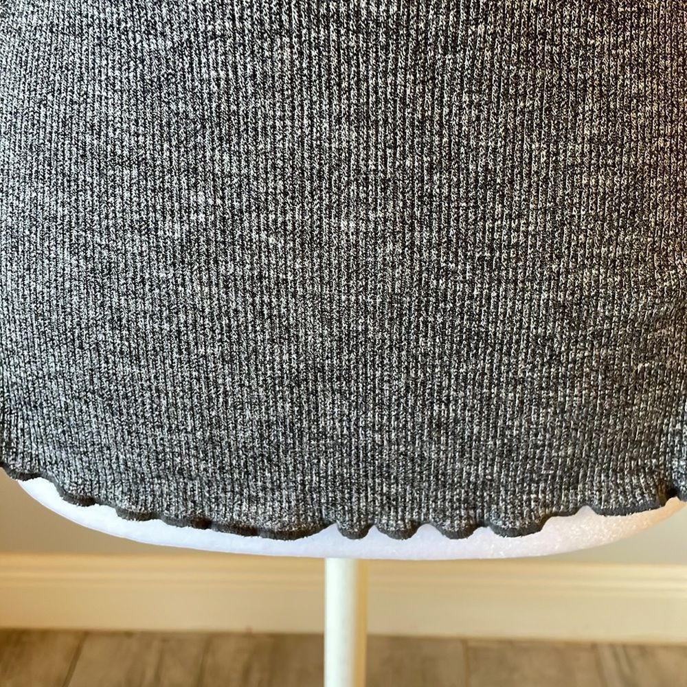 [THE FIFTH LABEL] Gray Ribbed Racerback Tank Top - Size Small - Picture 2 of 4
